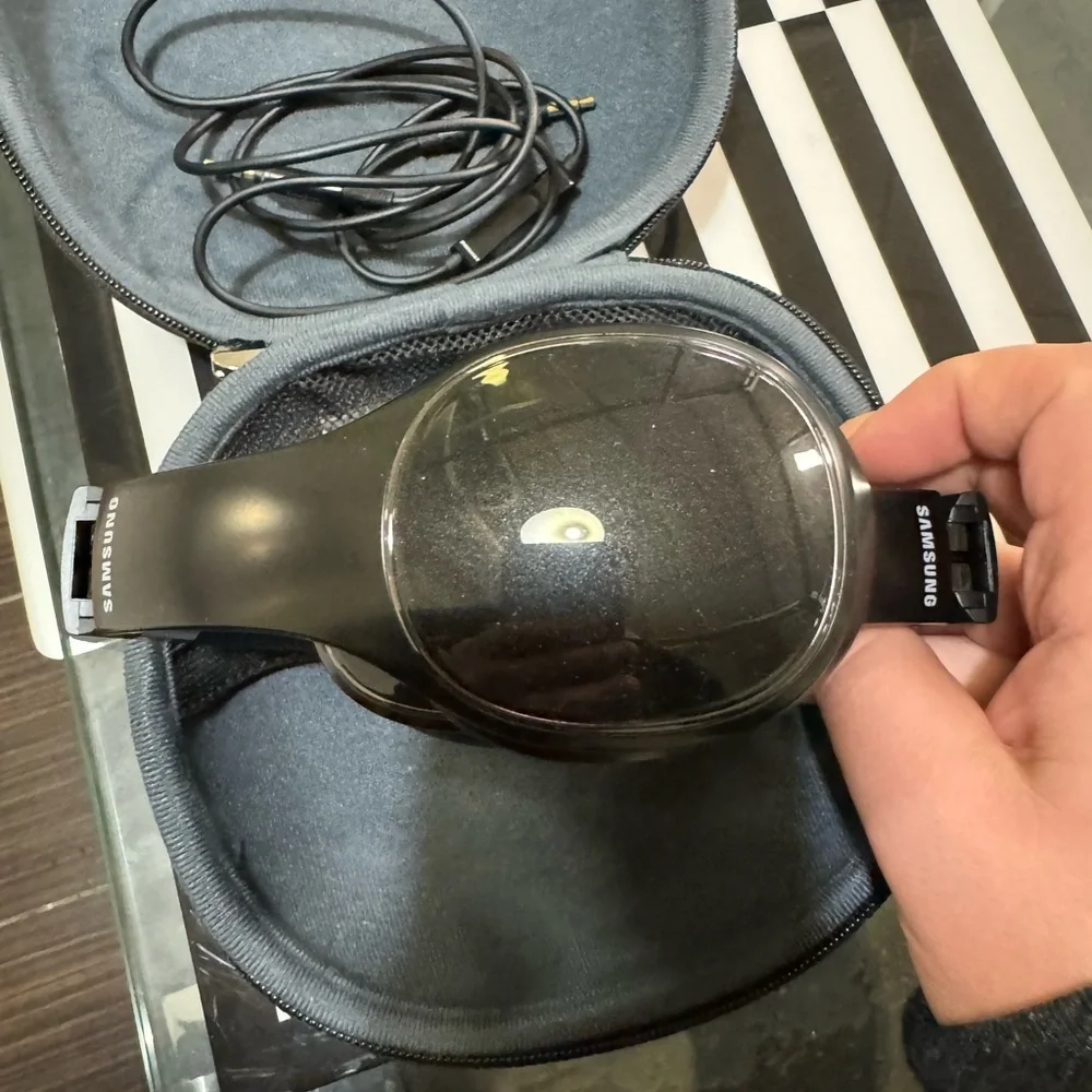 SAMSUNG LEVEL ON Head Phones over ear